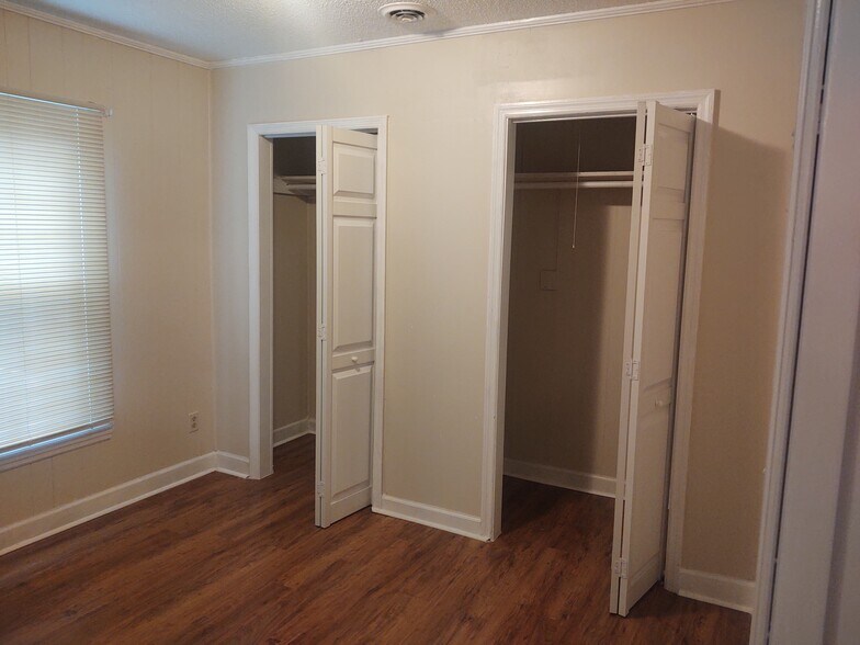 Fourth bedroom, two separate closets - 116 Houseworth St