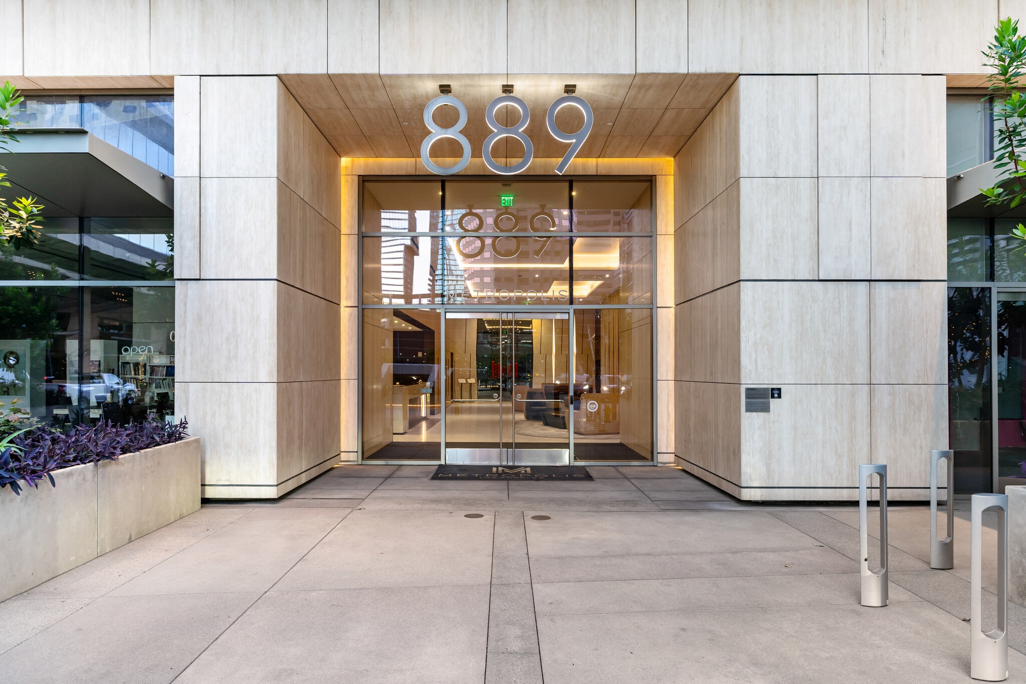 Building Photo - 889 Francisco St