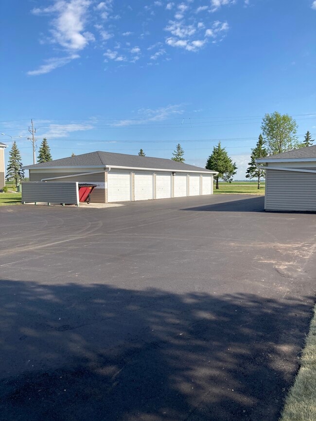 Building Photo - SummerField Crookston Townhomes