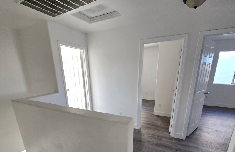 Building Photo - 5117 S 15th Pl