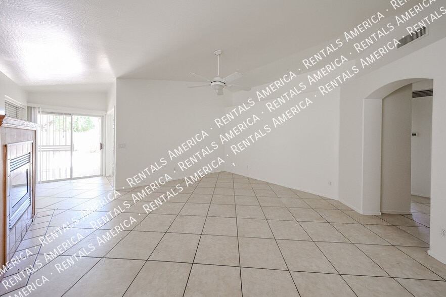Building Photo - 13182 W Cypress St