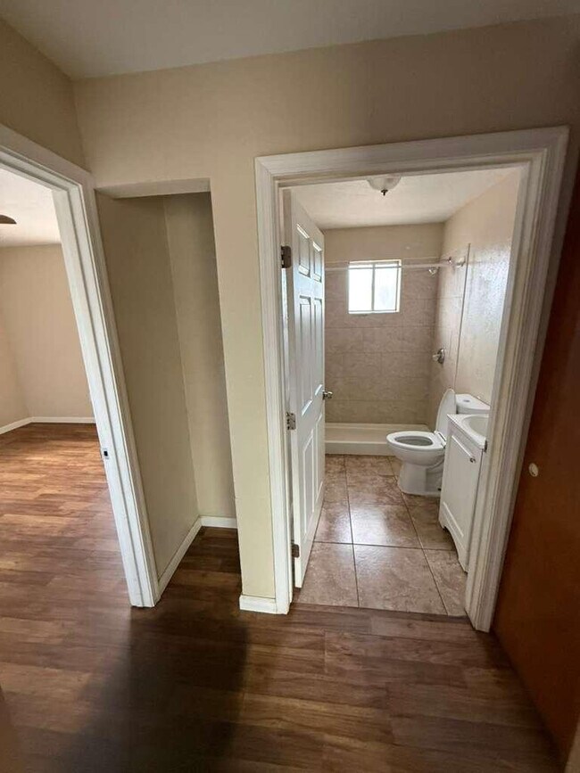 Building Photo - 1955 E 8th St