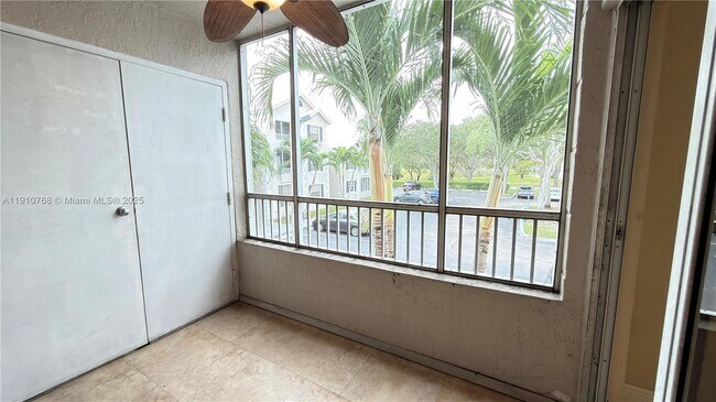 Building Photo - 2803 N Oakland Forest Dr