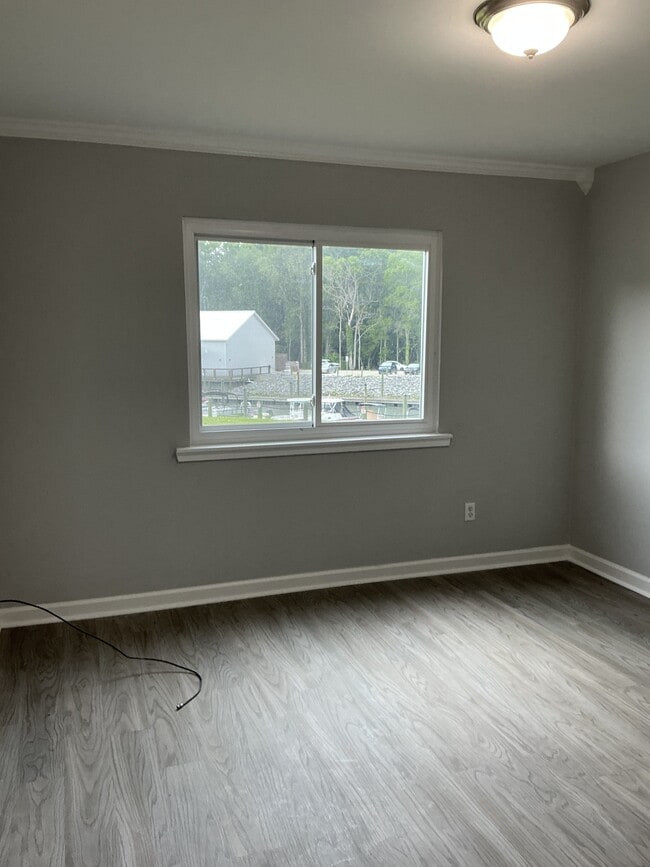 Building Photo - 1402 Tailrace Dr
