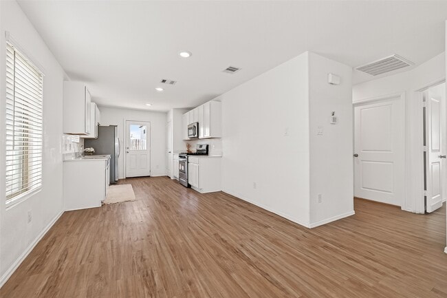 Building Photo - 7642 Terania Mdw Ln