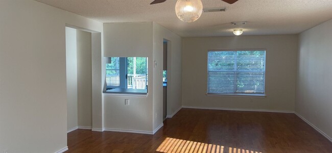 Building Photo - 3 br, 2.5 bath House - 8615 Cross Spring