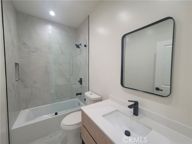 Building Photo - 16840 Los Alimos St