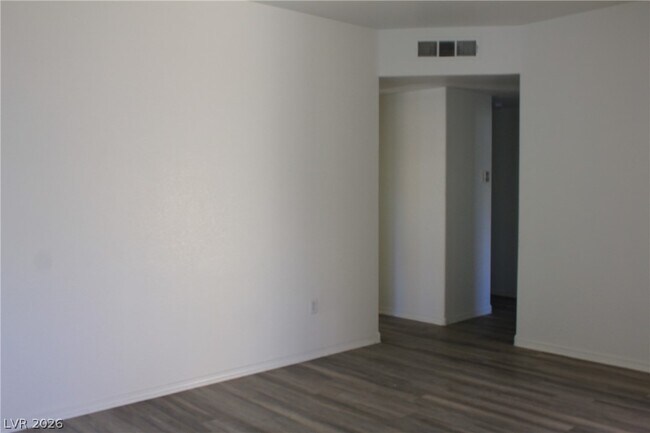 Building Photo - 1050 E Cactus Ave