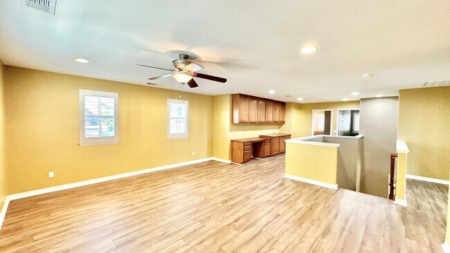 Building Photo - Wonderful Executive Style Two-Story Home i...