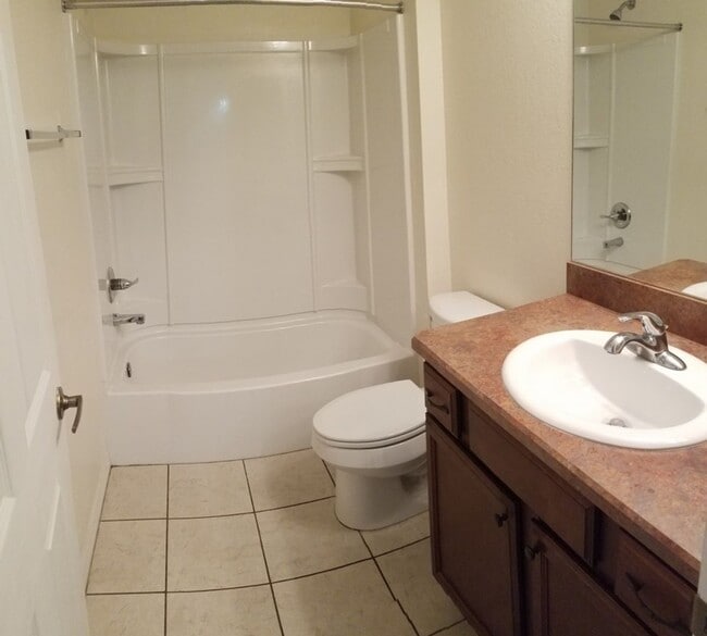 Building Photo - DIAMOND RIDGE VILLAS-10572 SE 67 CT