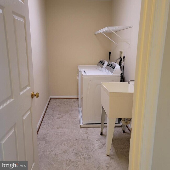 Building Photo - 9821 Bon Haven Ln