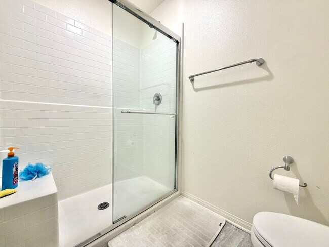 Building Photo - Resort-Style Pool Home with Mother-in-Law Suite,  RV Access & Included SOLAR Near Heritage Lake