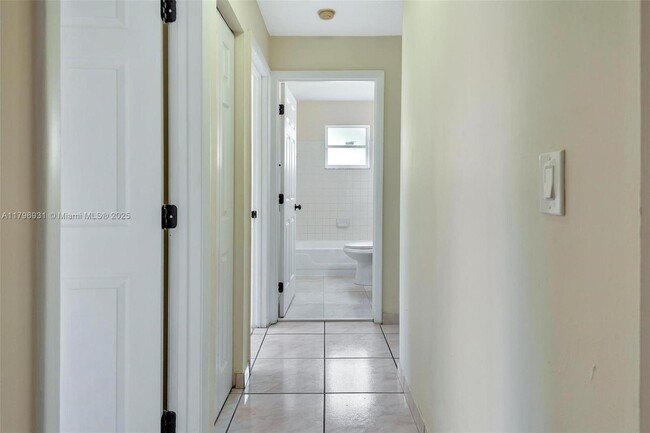 Building Photo - 13828 SW 283rd Terrace