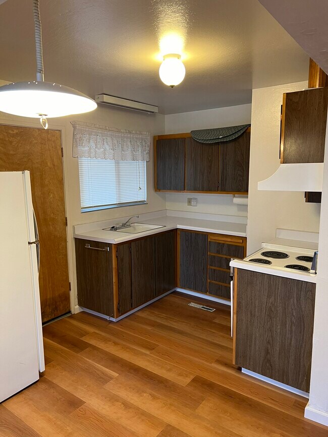 Building Photo - 1506 Murietta Dr