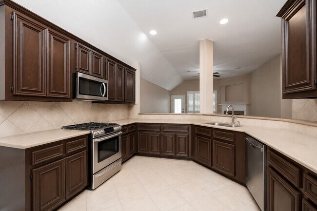 Building Photo - 14211 Pinefrost Ln