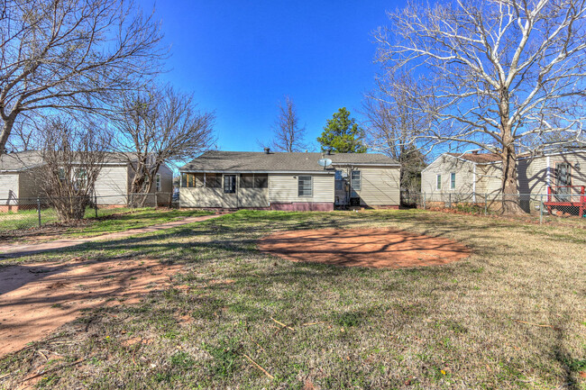 Building Photo - Affordable 3-Bedroom Home with Fenced Back...