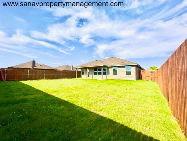 Building Photo - Beautiful Home With All Amenities Included! Tour it today-Fresh Start for the New Year—January Mo...