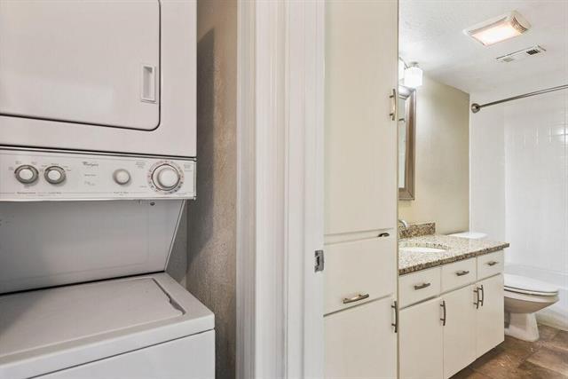 Building Photo - 4524 Amesbury Dr
