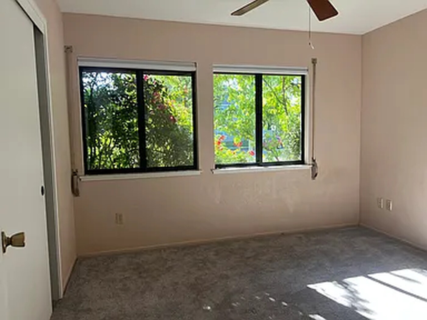 Building Photo - 1417 Lake Blvd
