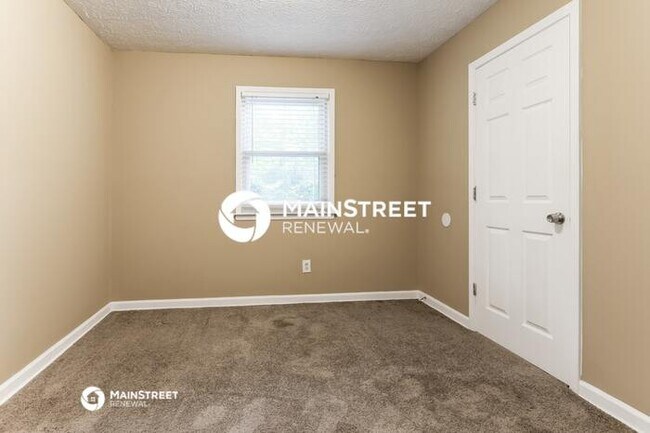 Building Photo - 3 Bedroom Pet-Friendly Home in Stockbridge, GA with Main Street Renewal