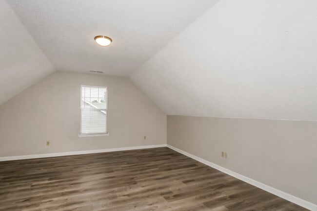 Building Photo - 4444 Shadow Ridge Dr