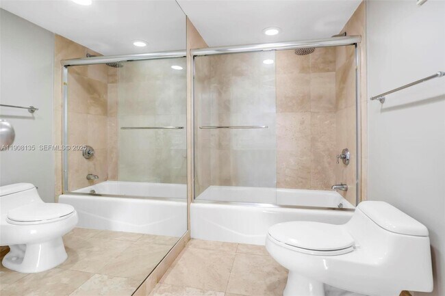 Building Photo - 2333 Brickell Ave