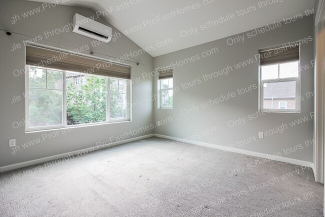 Building Photo - 625 NW Lost Springs Terrace