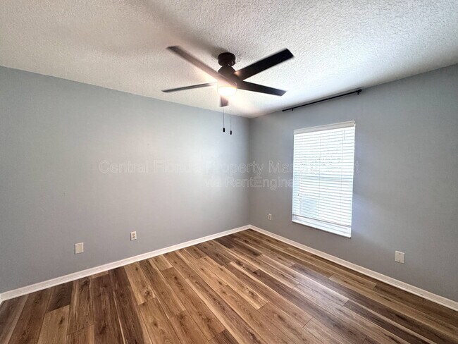 Building Photo - 5130 Sun Palm Dr
