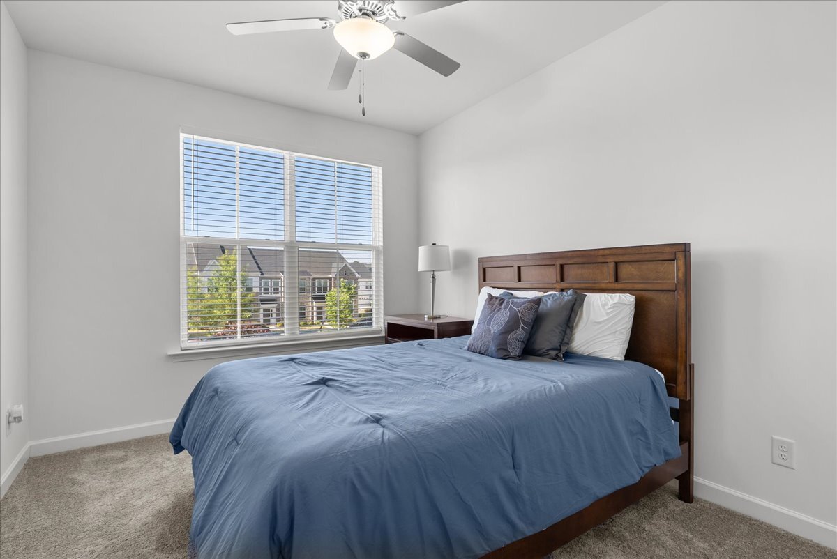 Building Photo - 7906 Flatrock Park Dr