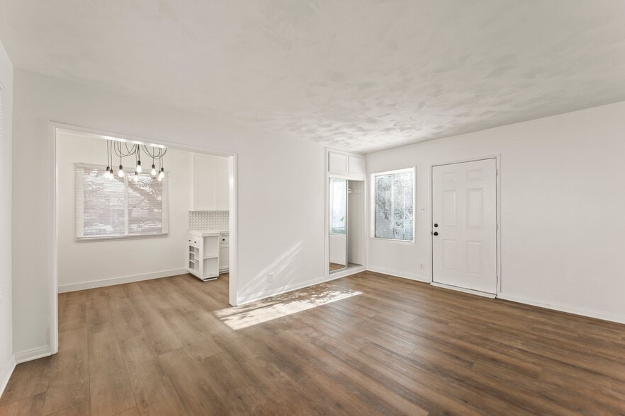 Building Photo - 12107 Washington Pl