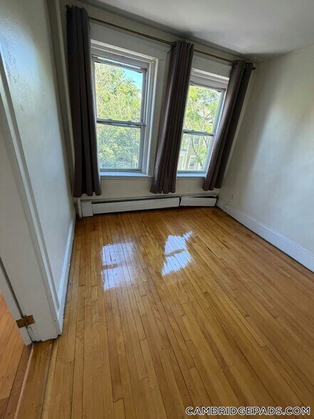 Building Photo - 47 Inman St