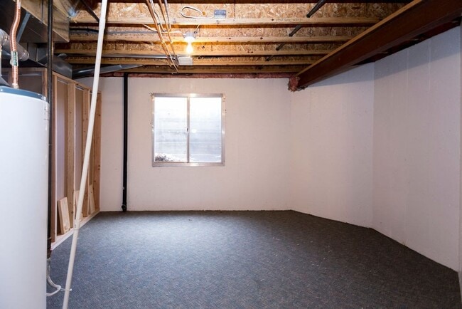 Building Photo - Home backing to foothills