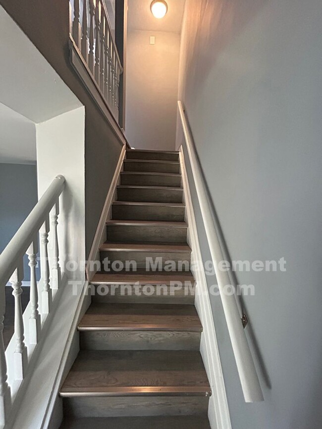 Building Photo - Culpeper Newly Renovated Townhouse