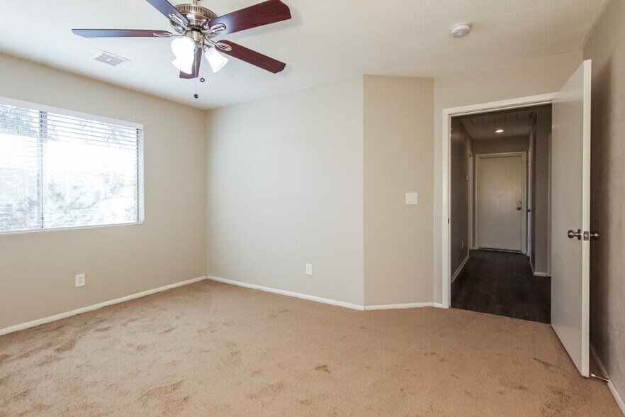 Building Photo - 6529 N 74th Dr