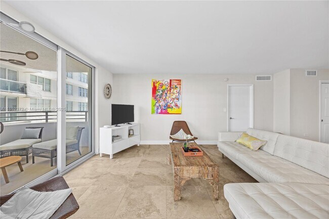 Building Photo - 5555 Collins Ave