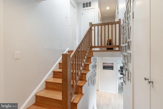 Building Photo - 3122 Brooklawn Terrace