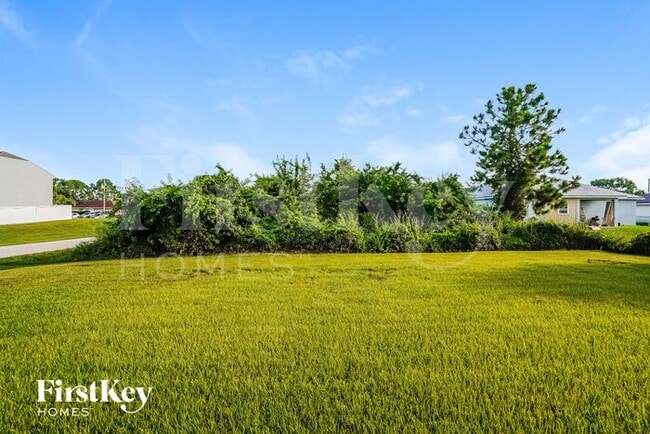 Building Photo - 2712 38th St SW