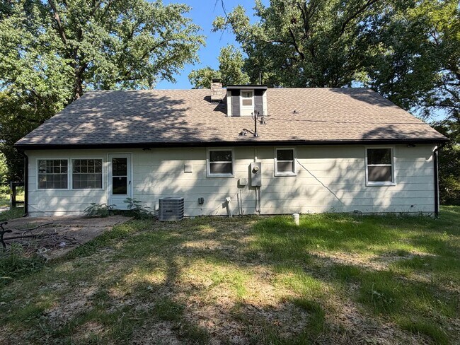 Building Photo - 13091 Lakeridge Dr