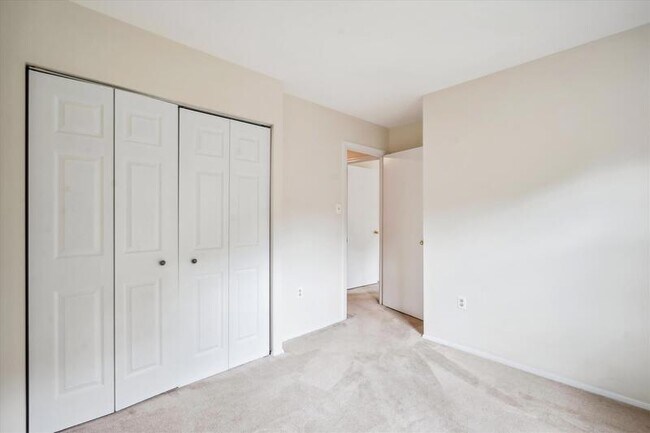 Building Photo - 11403 Bronzedale Dr