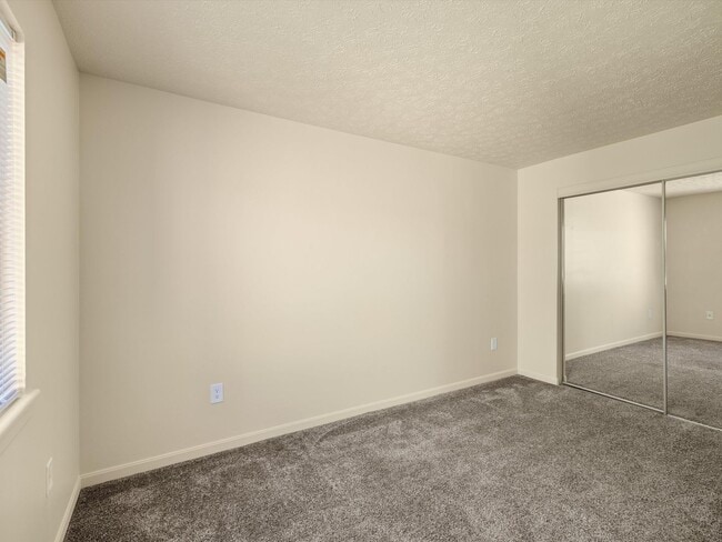 Building Photo - Castle Schools*********Affordable**********Newburgh Indiana 2 Bedroom