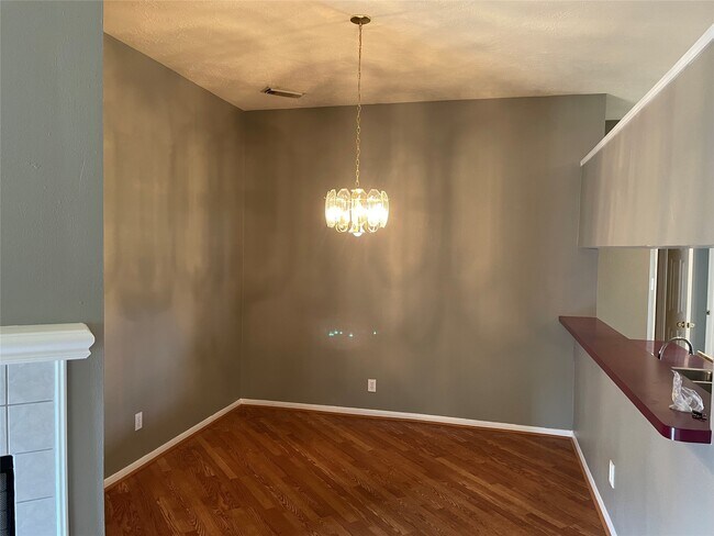 Building Photo - 2922 Russett Pl W