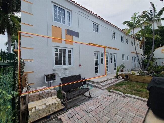 Building Photo - 439 15th St