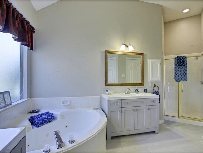 Building Photo - 11117 Knoxville Ln