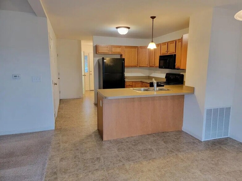 Building Photo - 701 Winding Ln