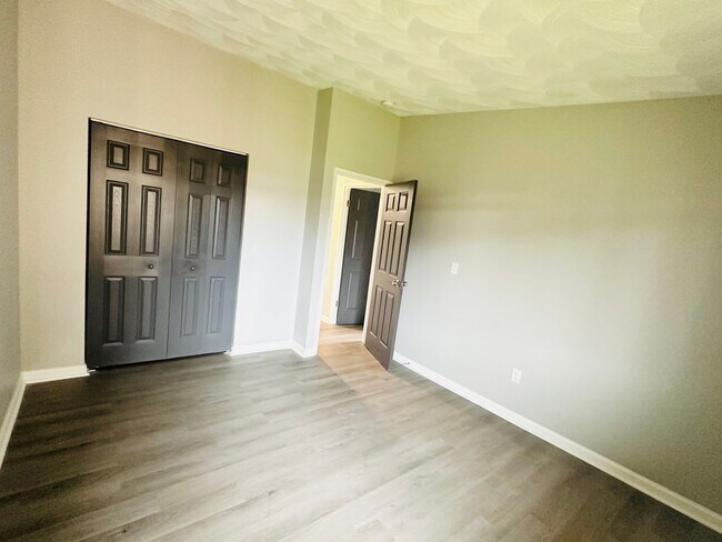 Building Photo - Experience Luxury Living at Bellagio Living I: Modern Apartments in Lawrence, Indiana