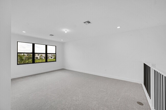 Building Photo - 10040 Stockrun Dr