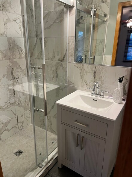 Building Photo - 304 Smalley St