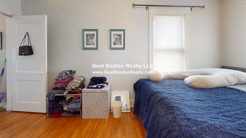 Building Photo - 47 Greenleaf Ave