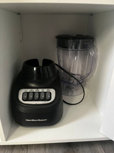 Building Photo - 207 New York St