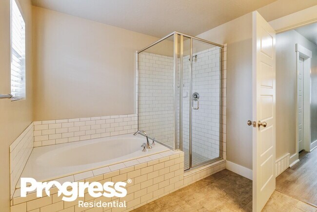 Building Photo - 574 S 2250 W